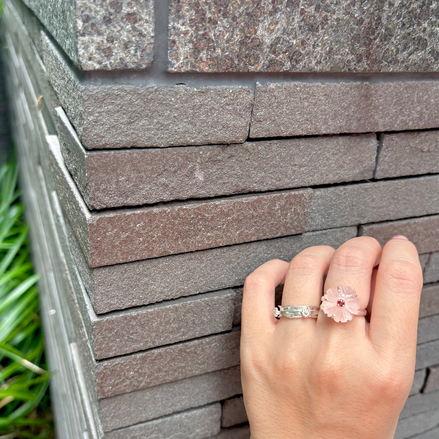 Flower rolling ring