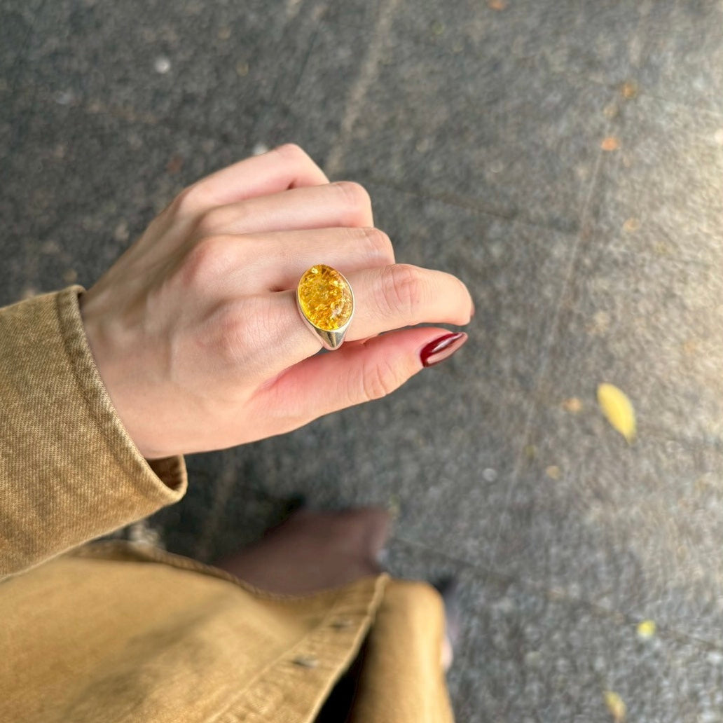 Amber design ring 3