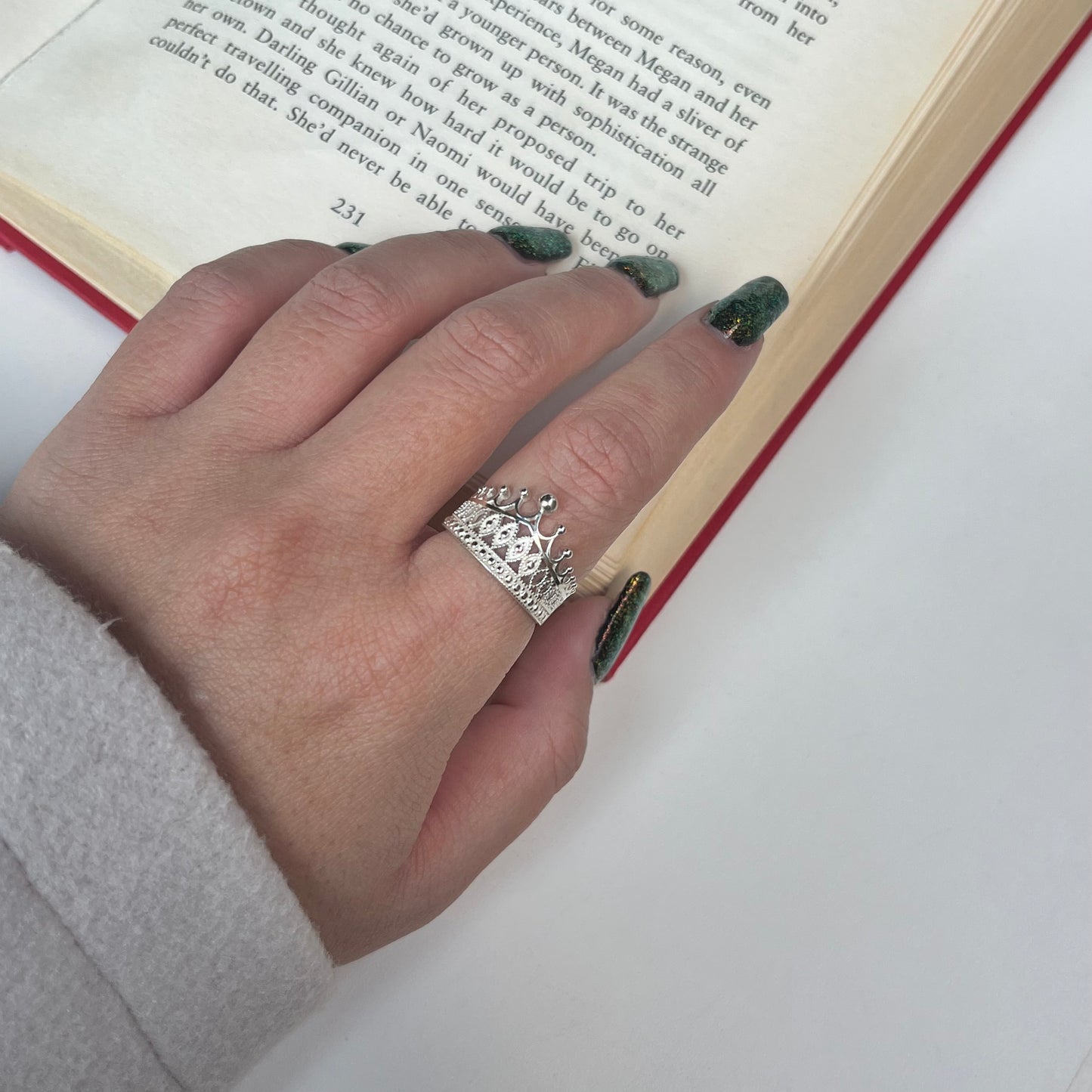 Tiara plain ring