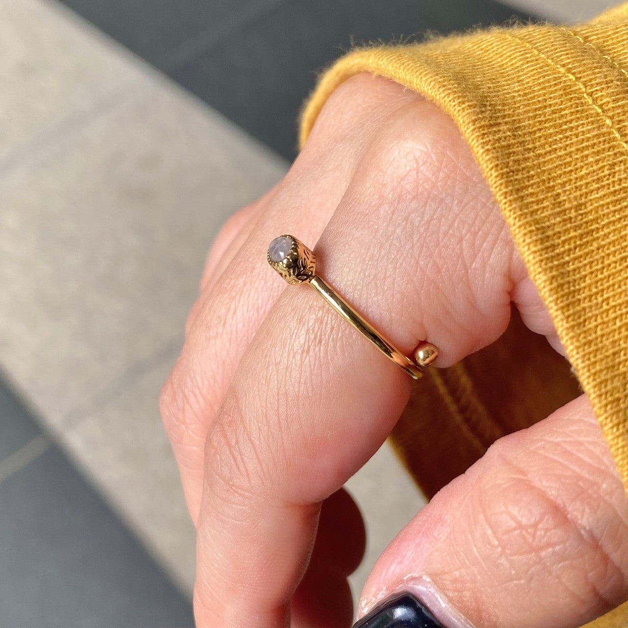 Brass petit ring〈white〉