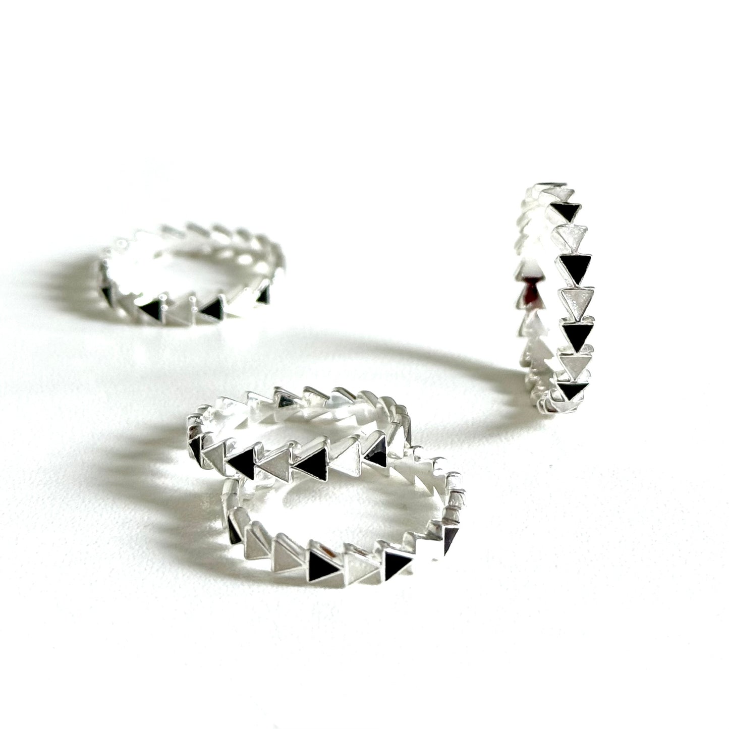 【オンライン先行】Triangle enamel ring 1