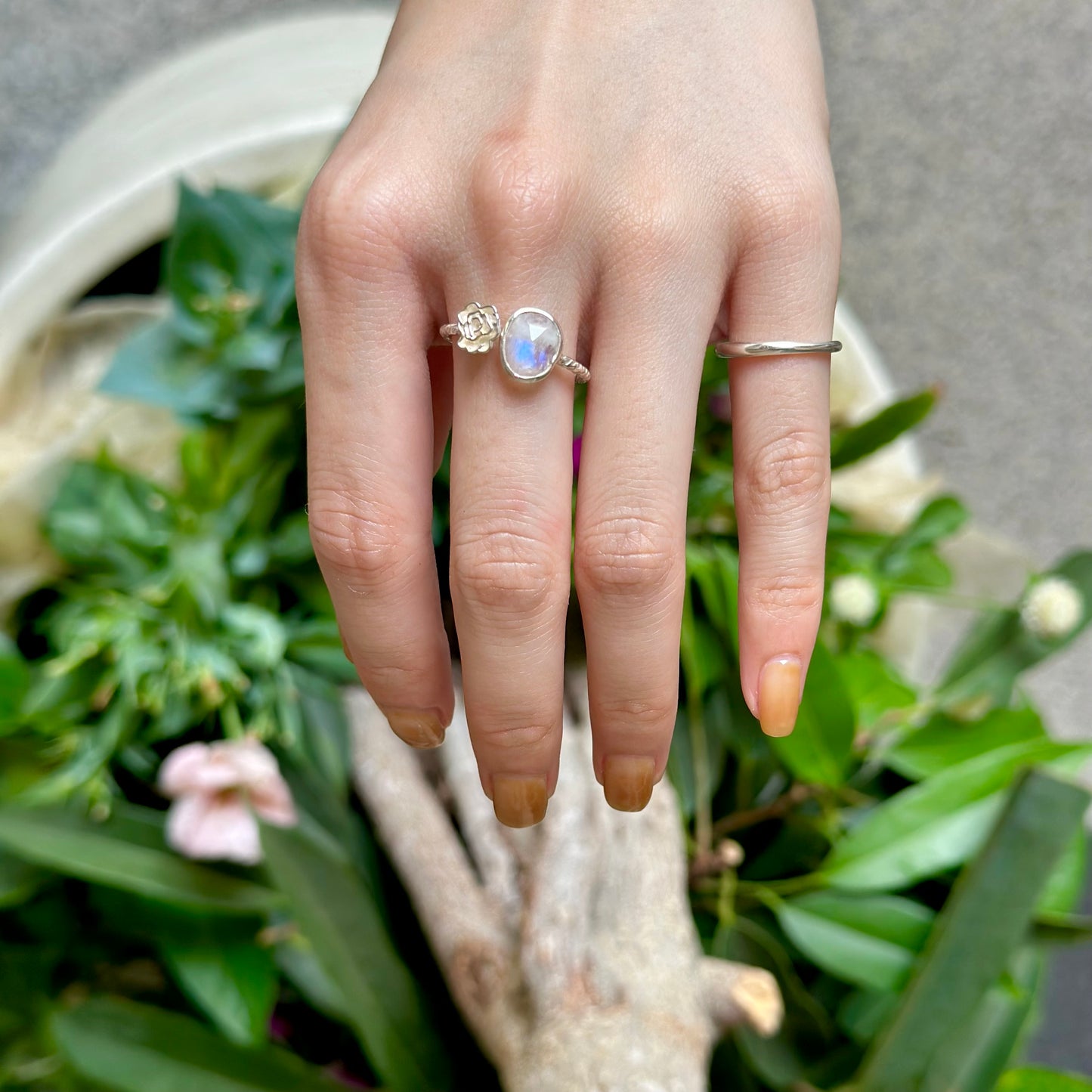 Flower design ring 13