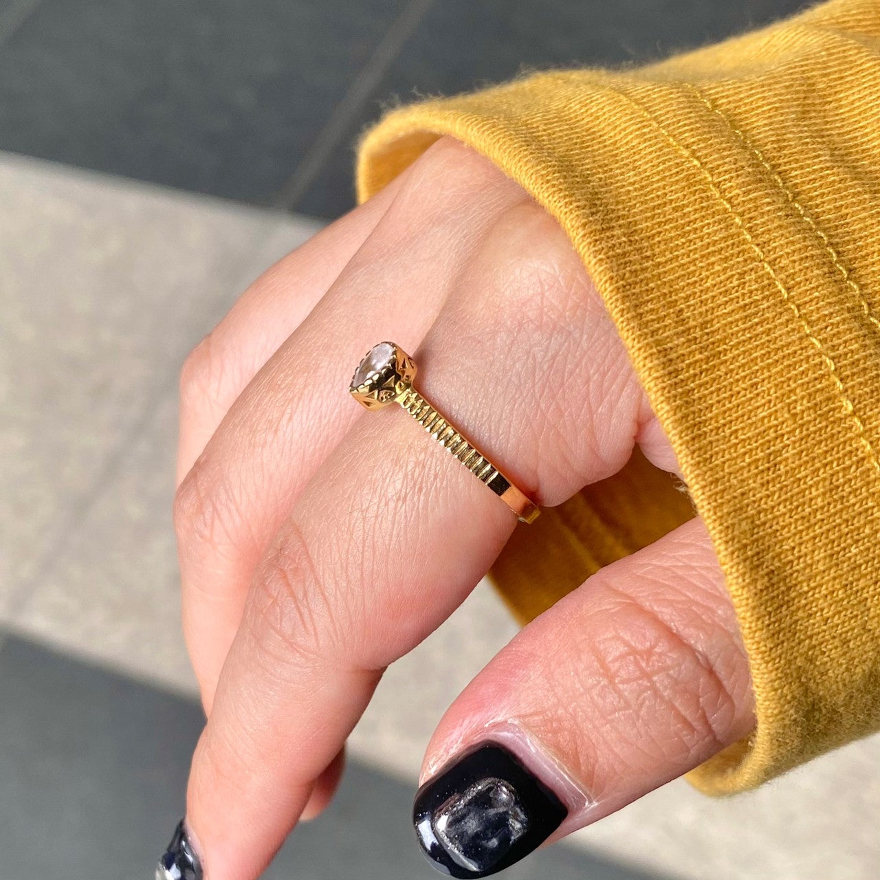 Brass petit ring〈pink/red〉