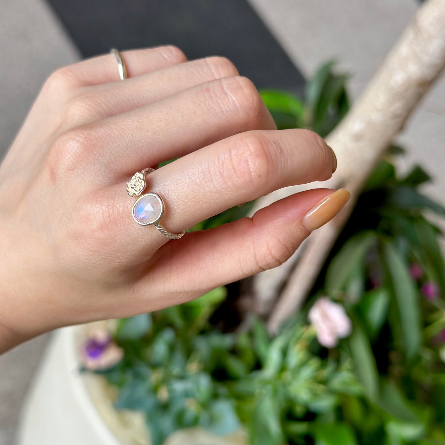 Flower design ring 13