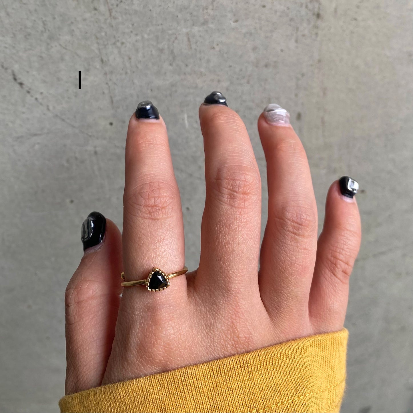 Brass petit ring〈gray/black〉