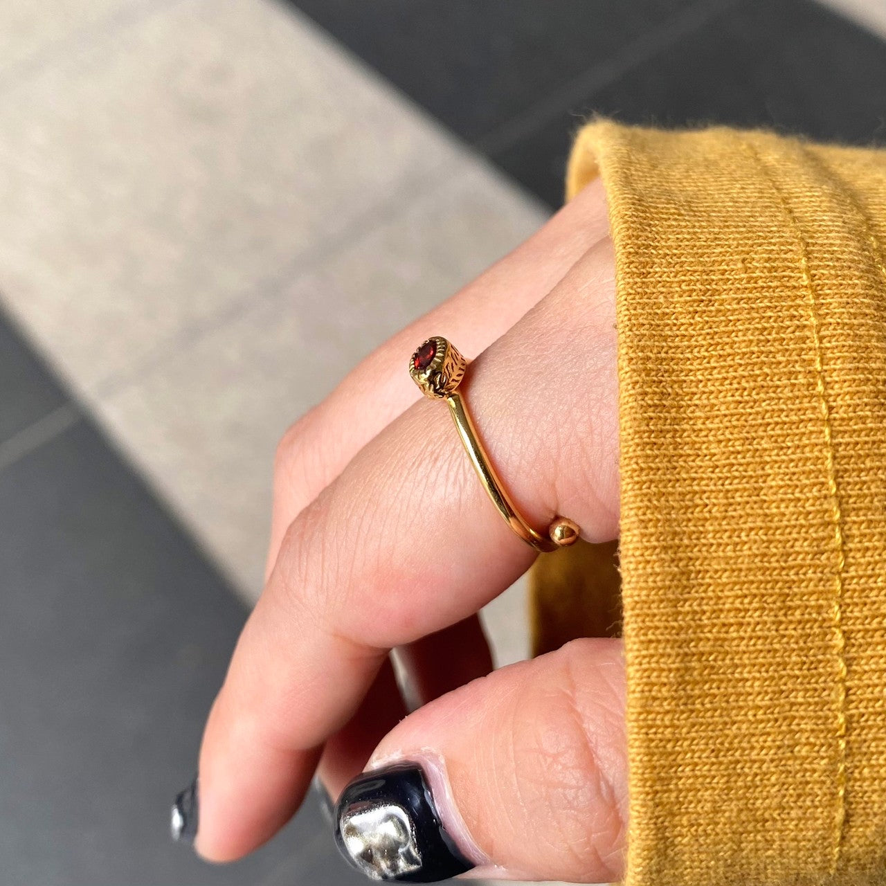 Brass petit ring〈pink/red〉
