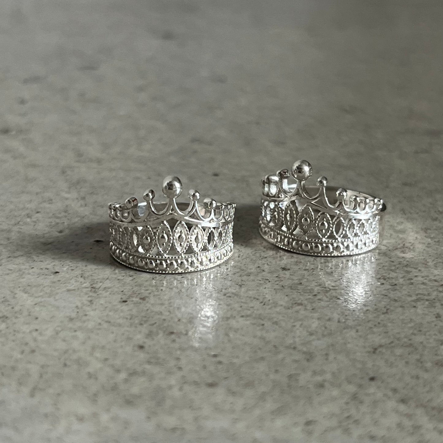 Tiara plain ring