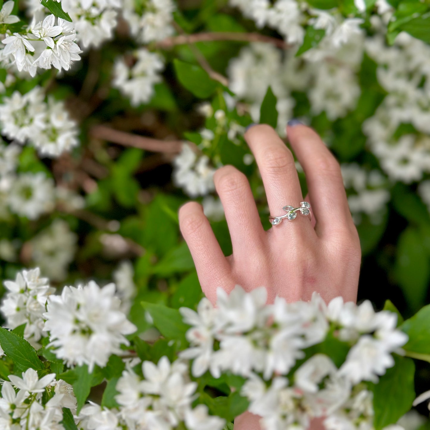 Leaf design ring