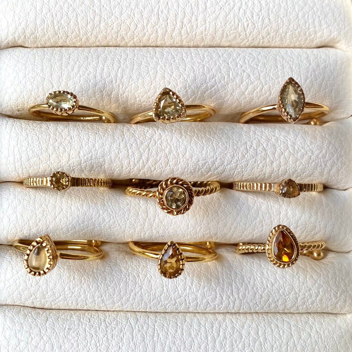 Brass petit ring〈yellow〉