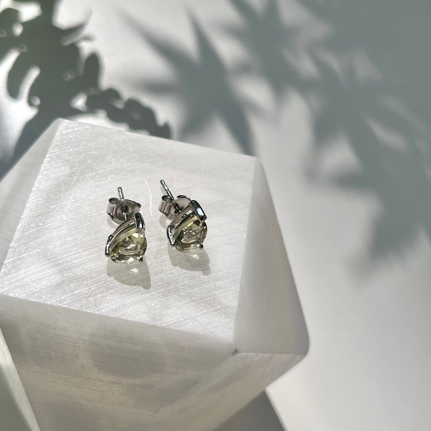 Drop stone pierce