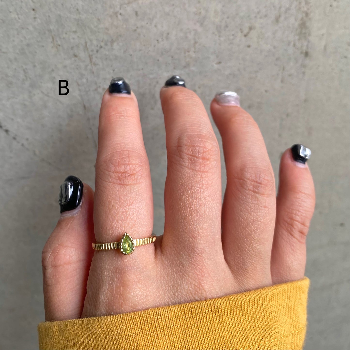 Brass petit ring〈green〉