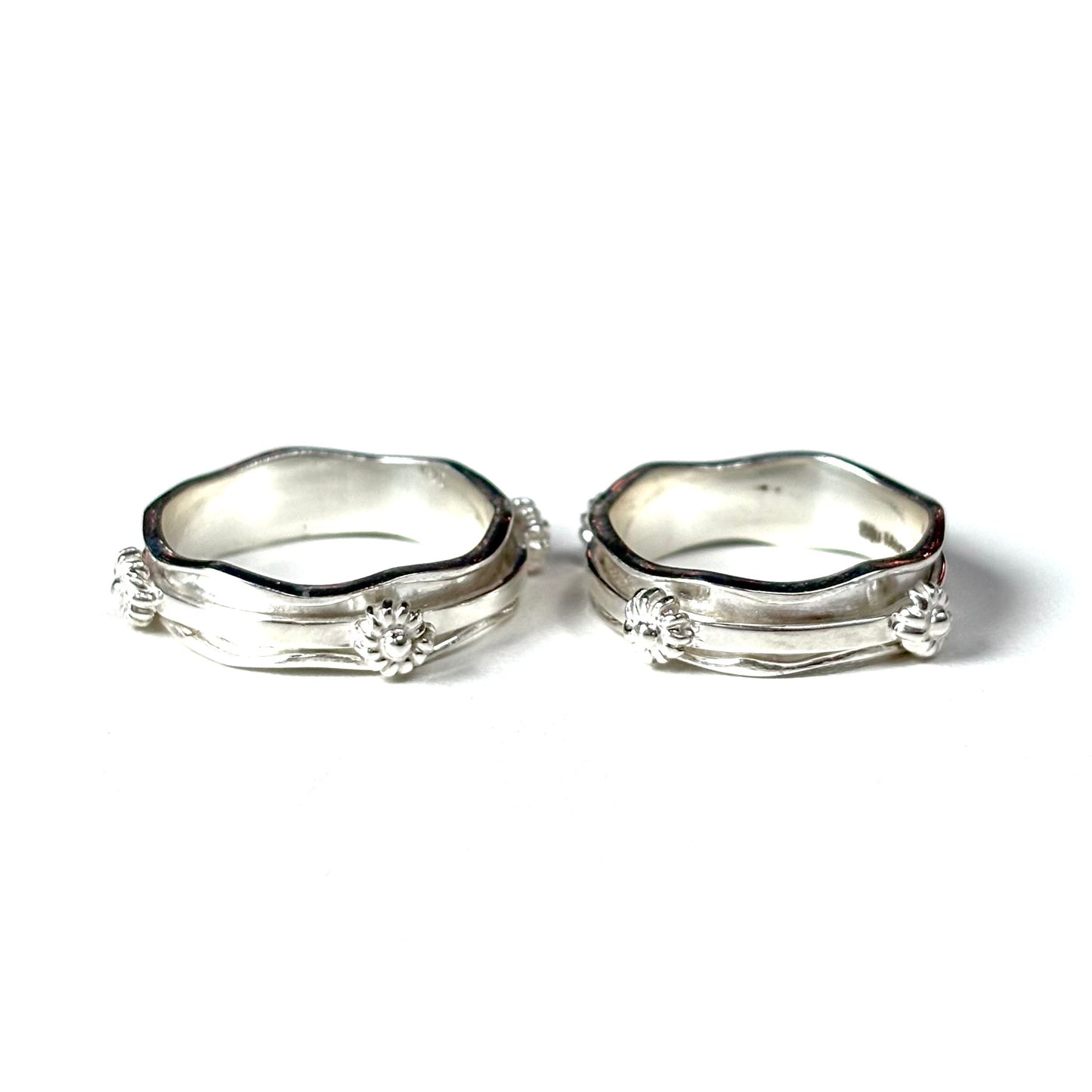 Flower rolling ring