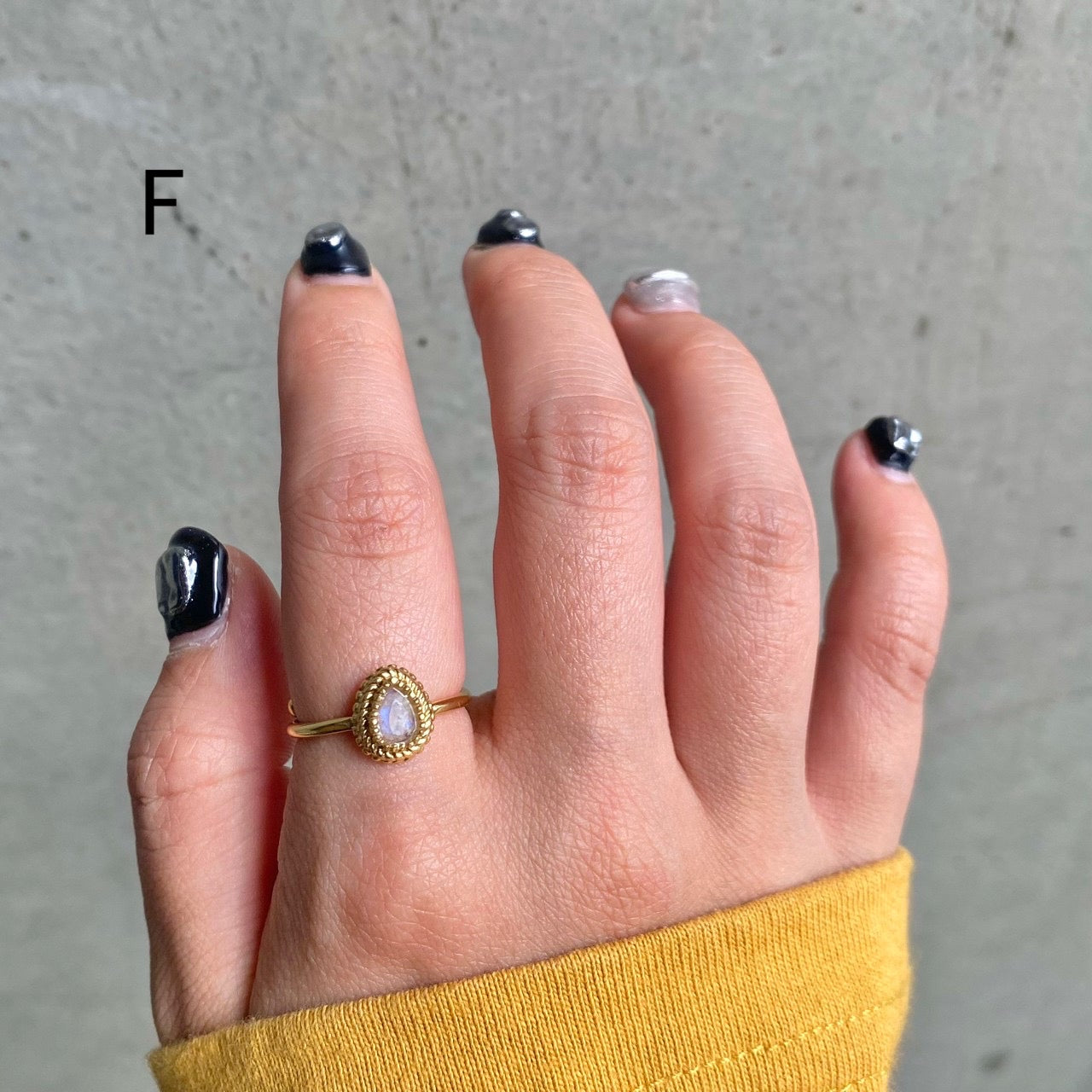 Brass petit ring〈white〉