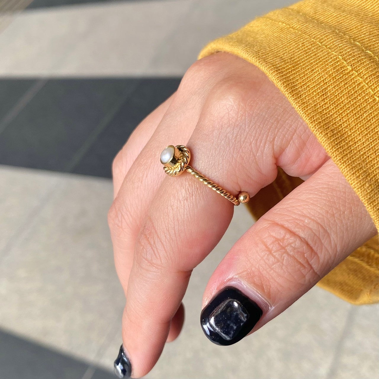 Brass petit ring〈white〉
