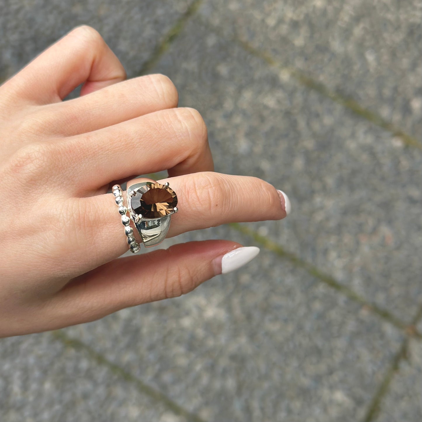 Concave cut ring