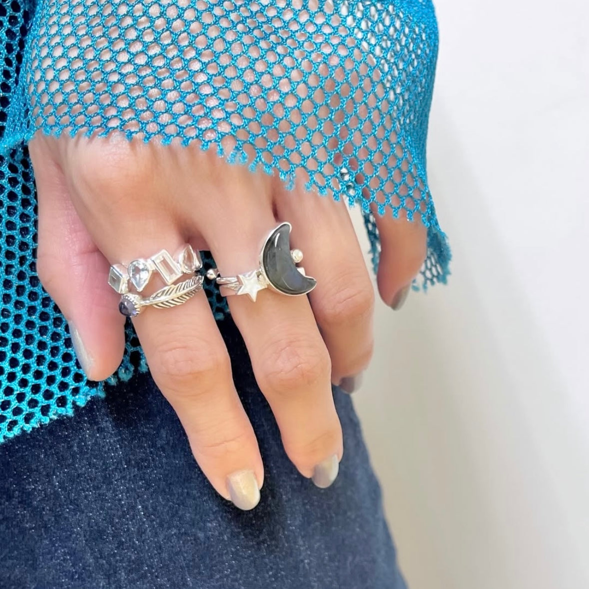 5stone ring 4