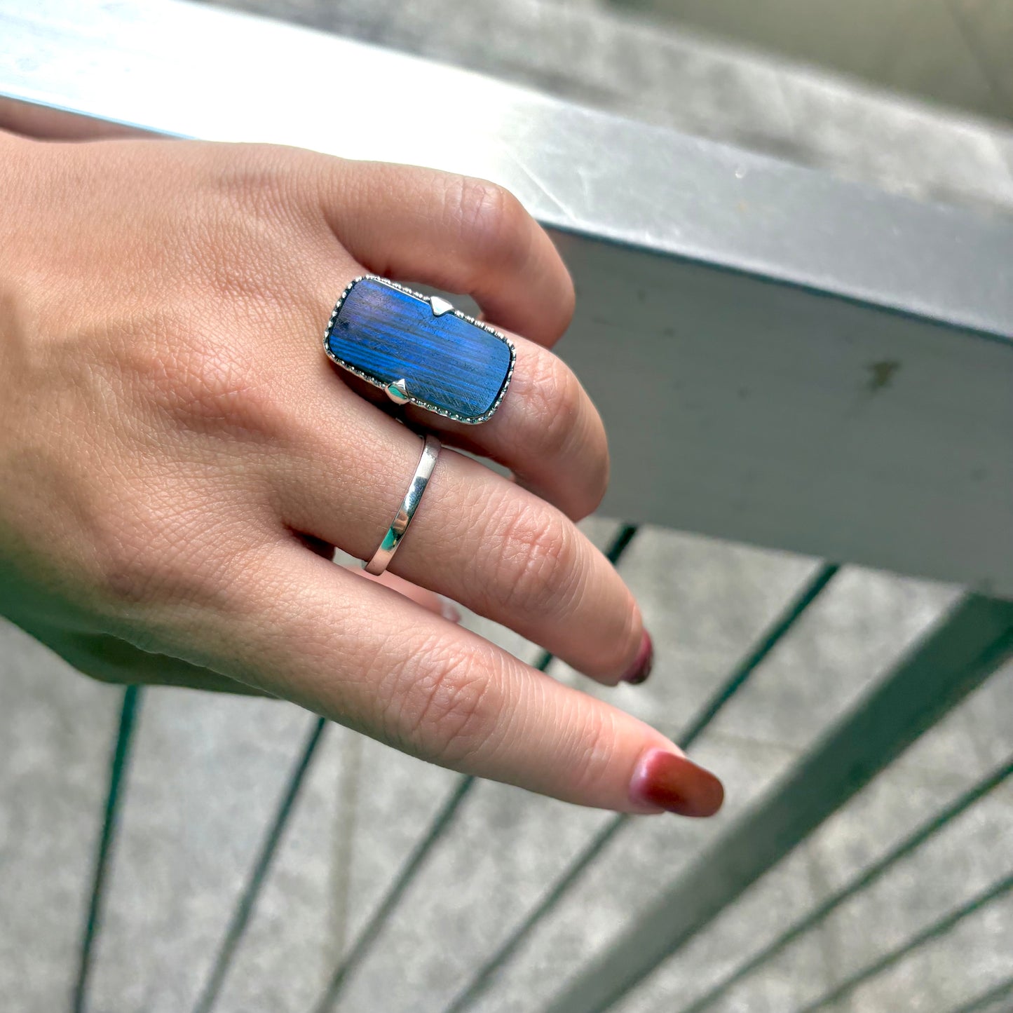 Big stone design ring 3