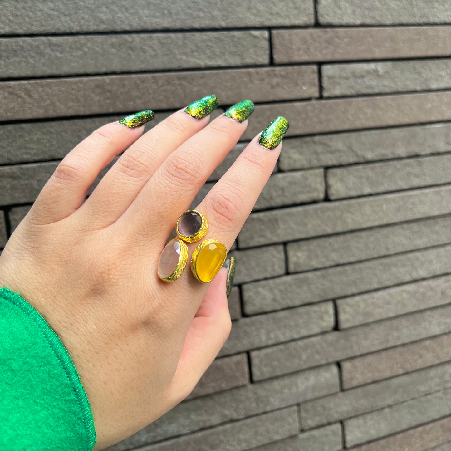Glass 3stone ring