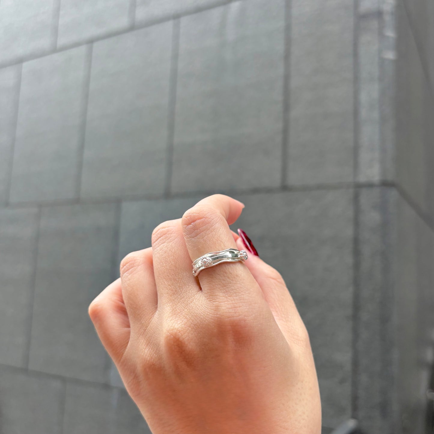 Flower rolling ring