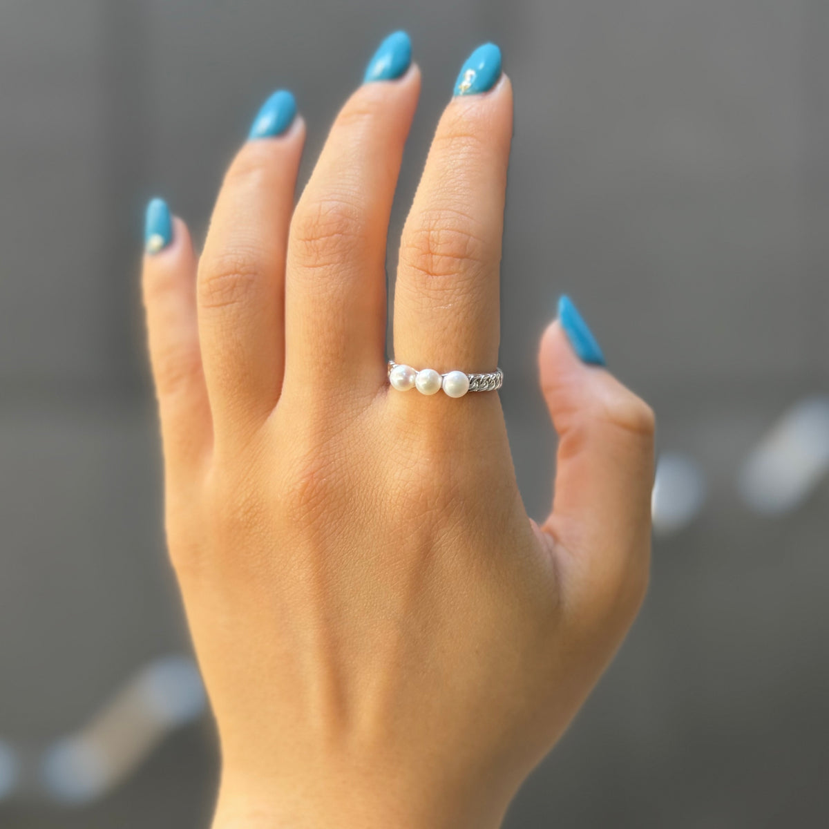 Pearl design ring 9