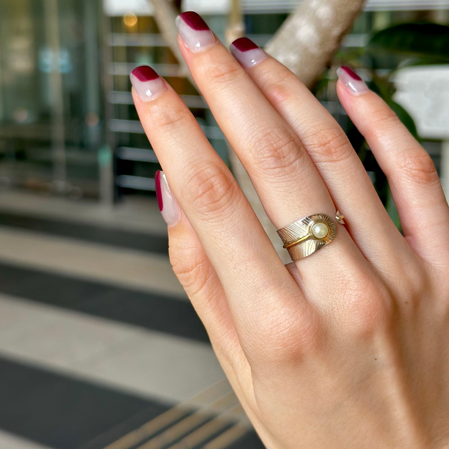Feather design ring