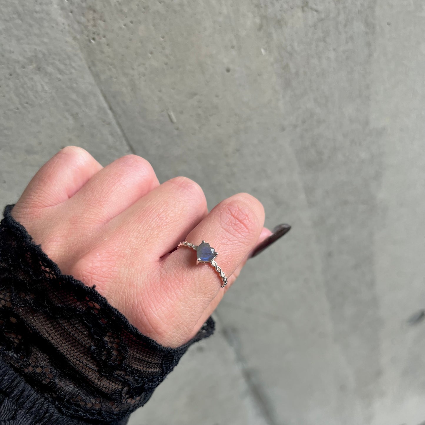 Heart petit ring 3