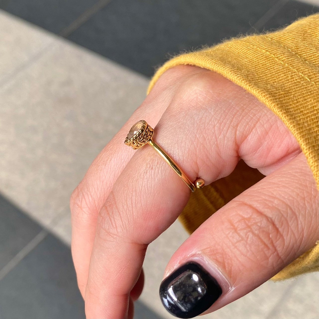 Brass petit ring〈pink/red〉