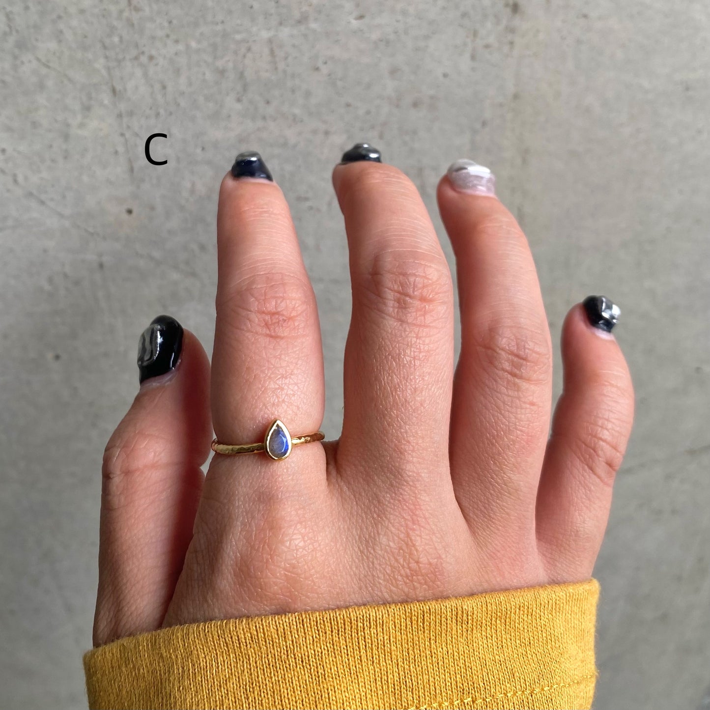 Brass petit ring〈gray/black〉