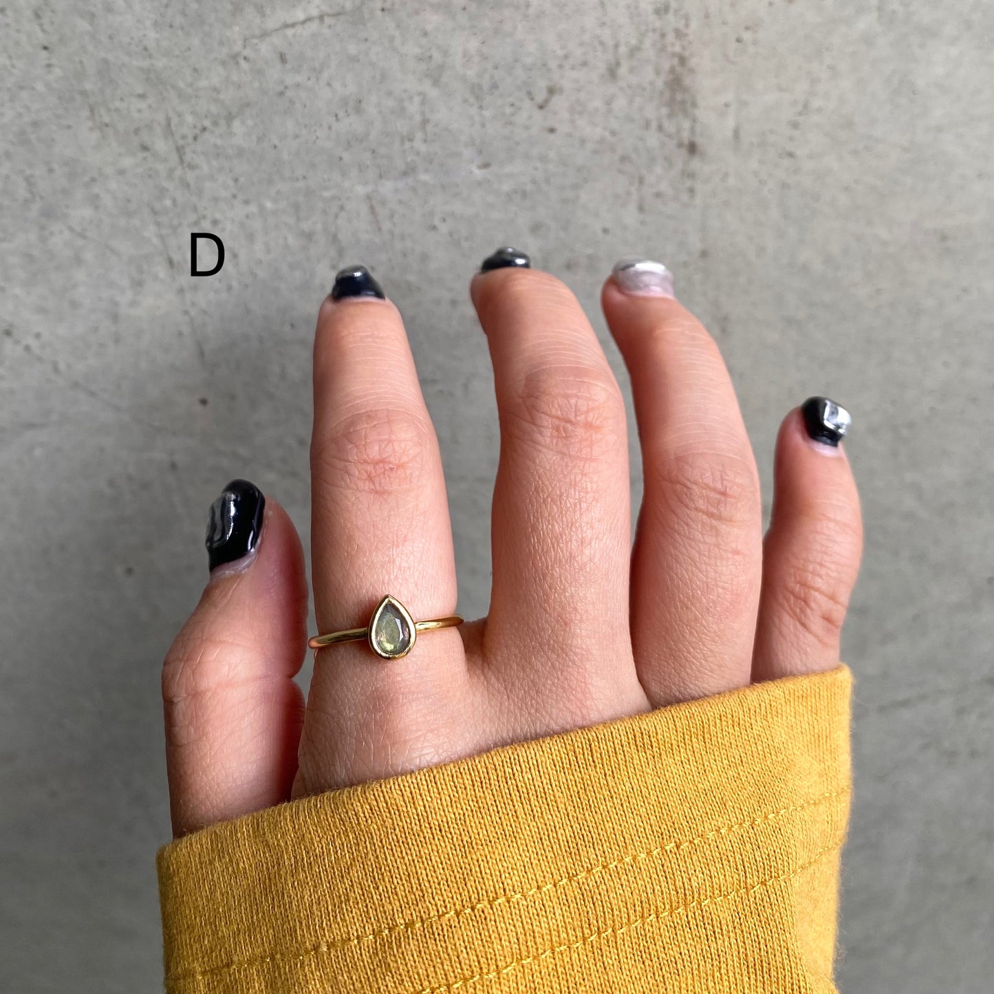 Brass petit ring〈gray/black〉