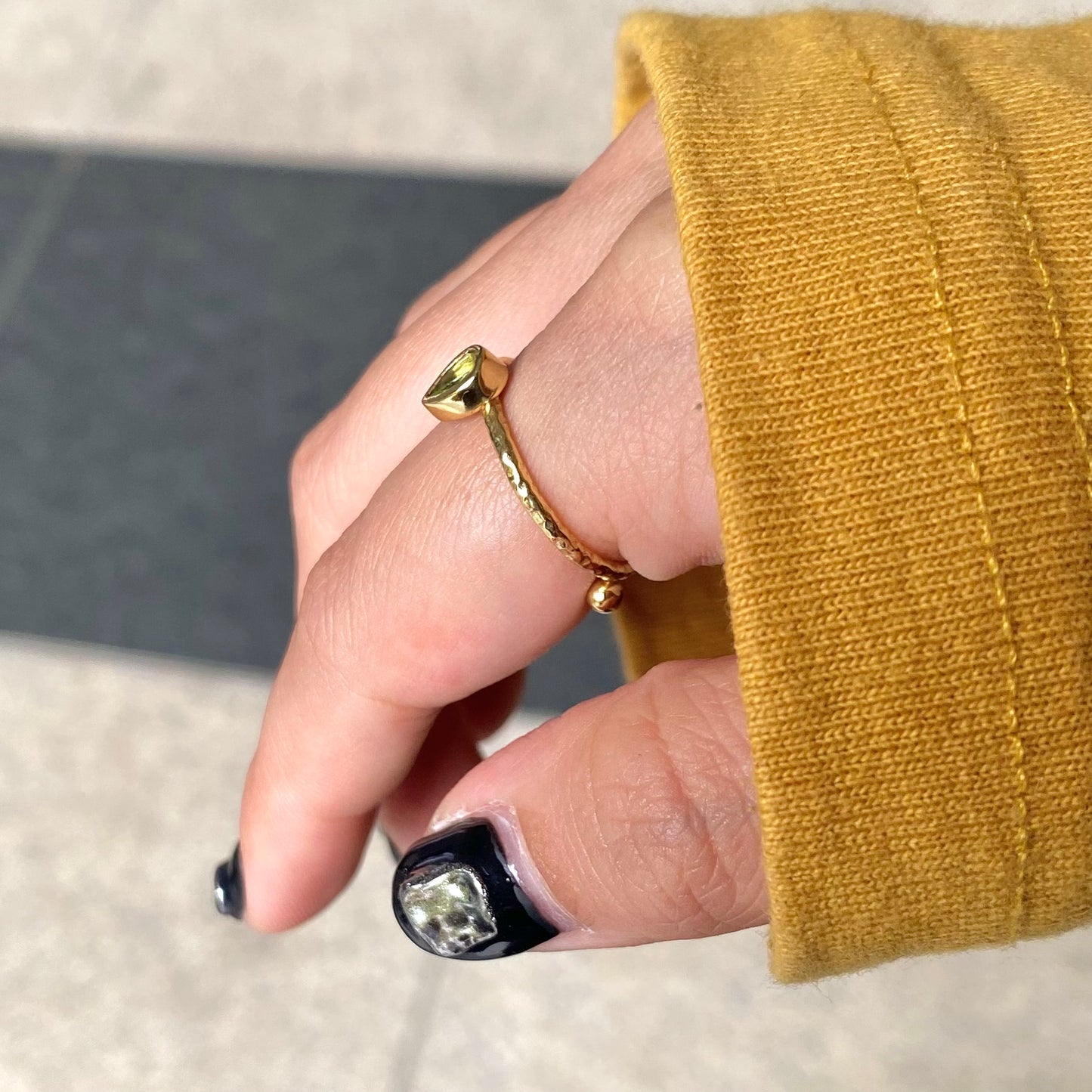 Brass petit ring〈green〉