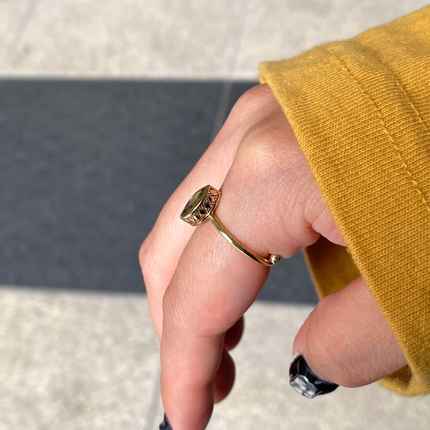 Brass petit ring〈green〉