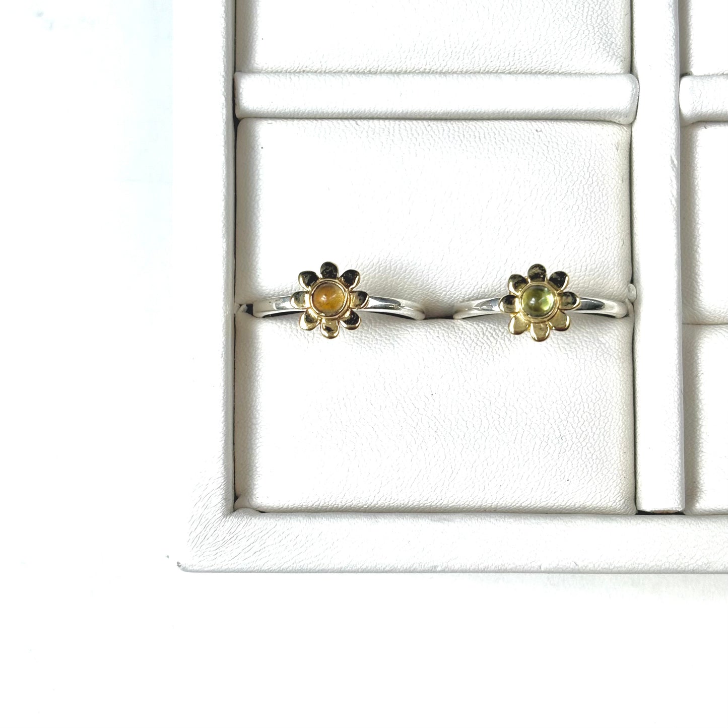 Flower design ring 18