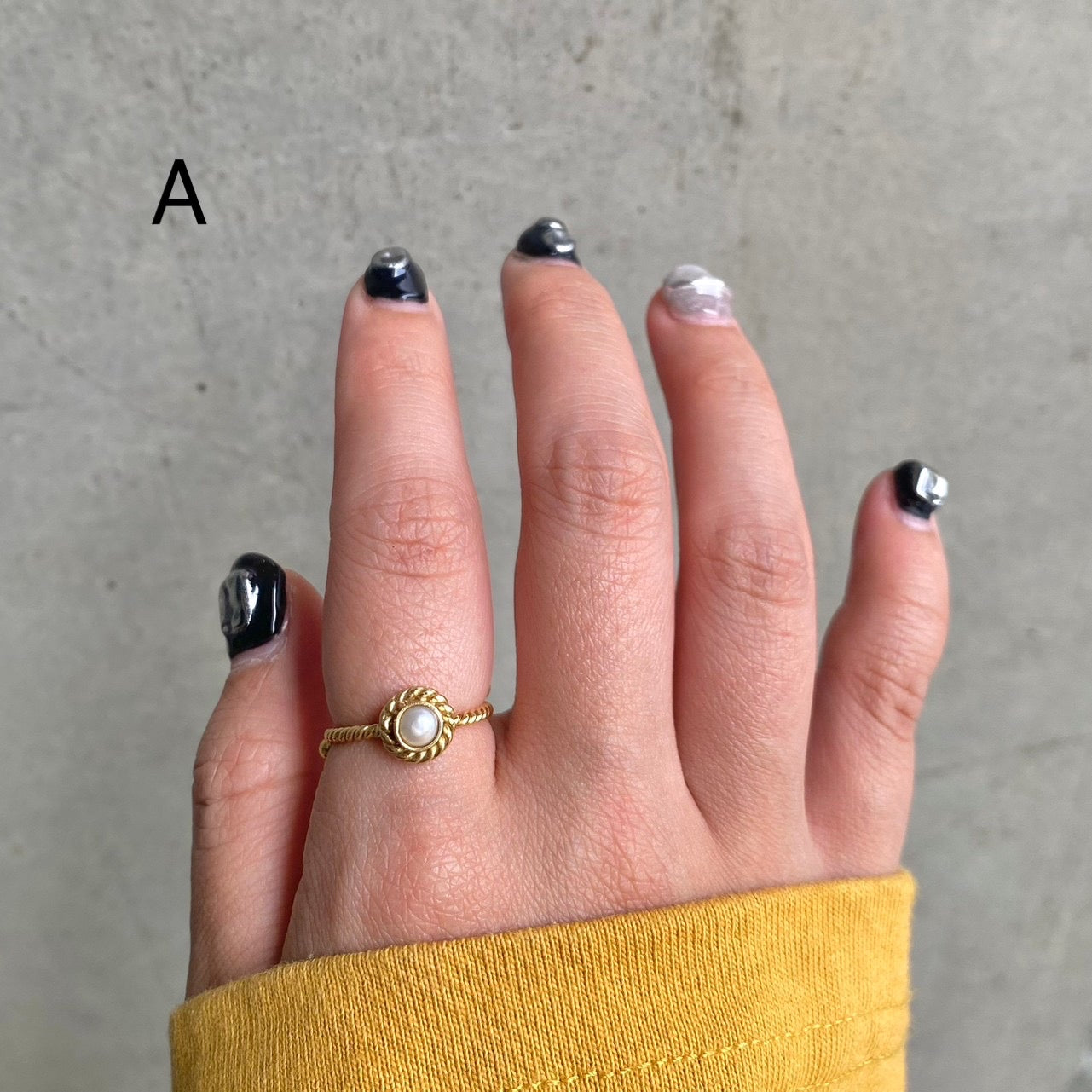 Brass petit ring〈white〉