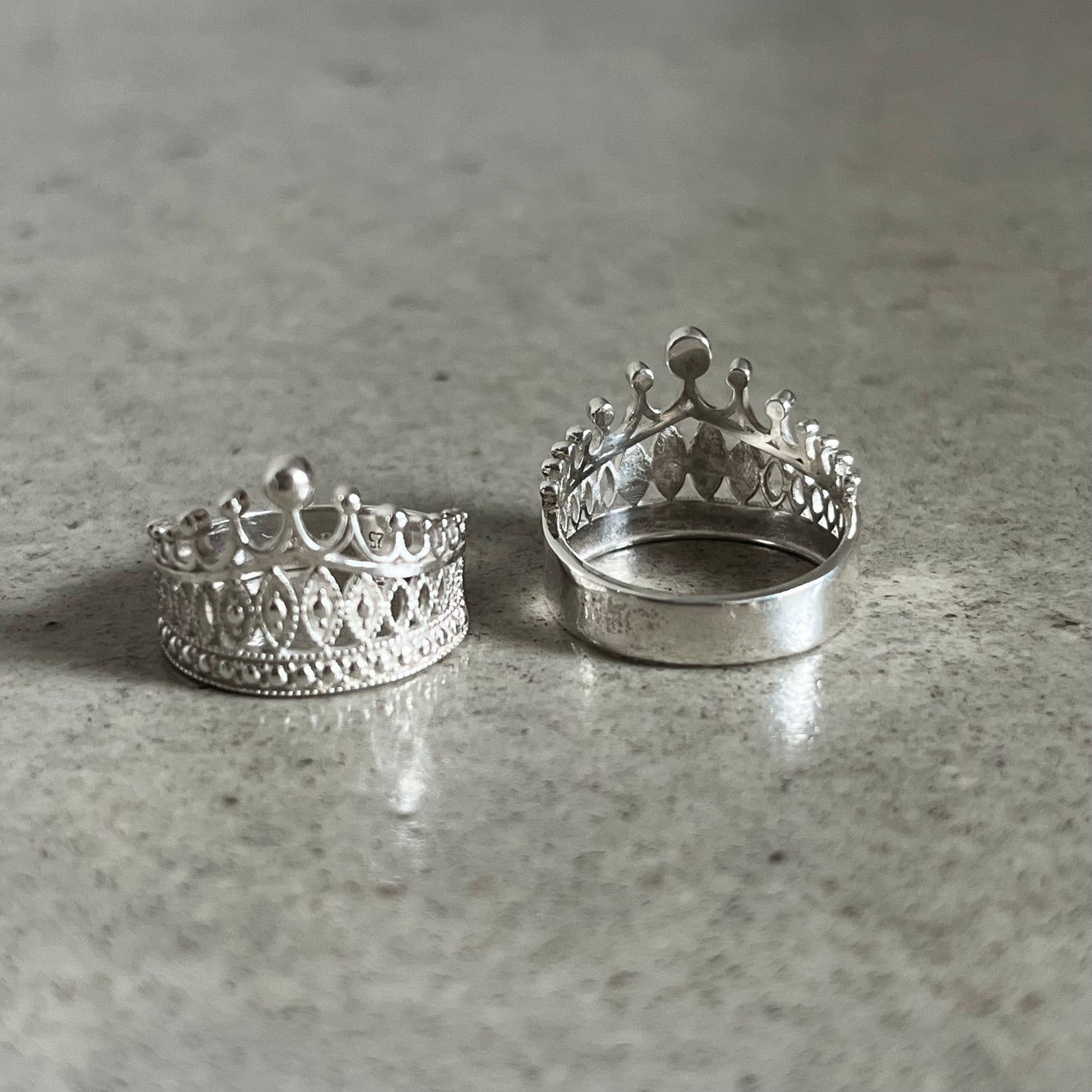 Tiara plain ring