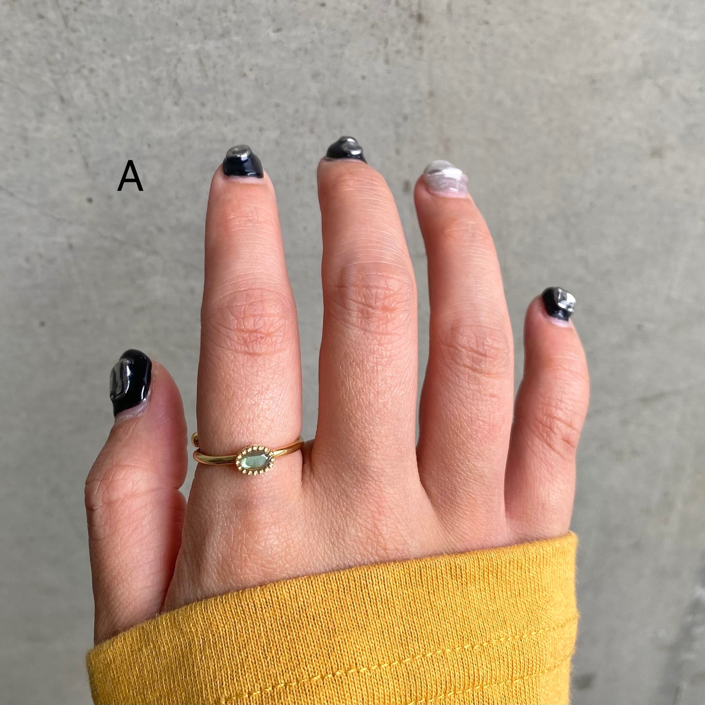 Brass petit ring〈gray/black〉