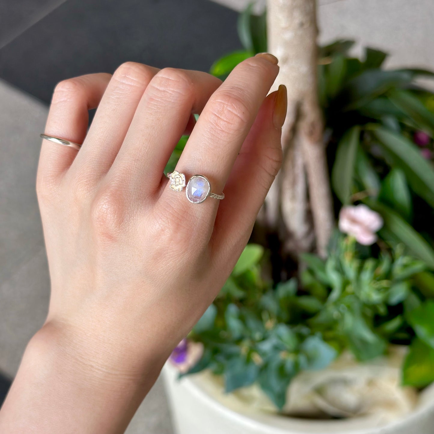 Flower design ring 13