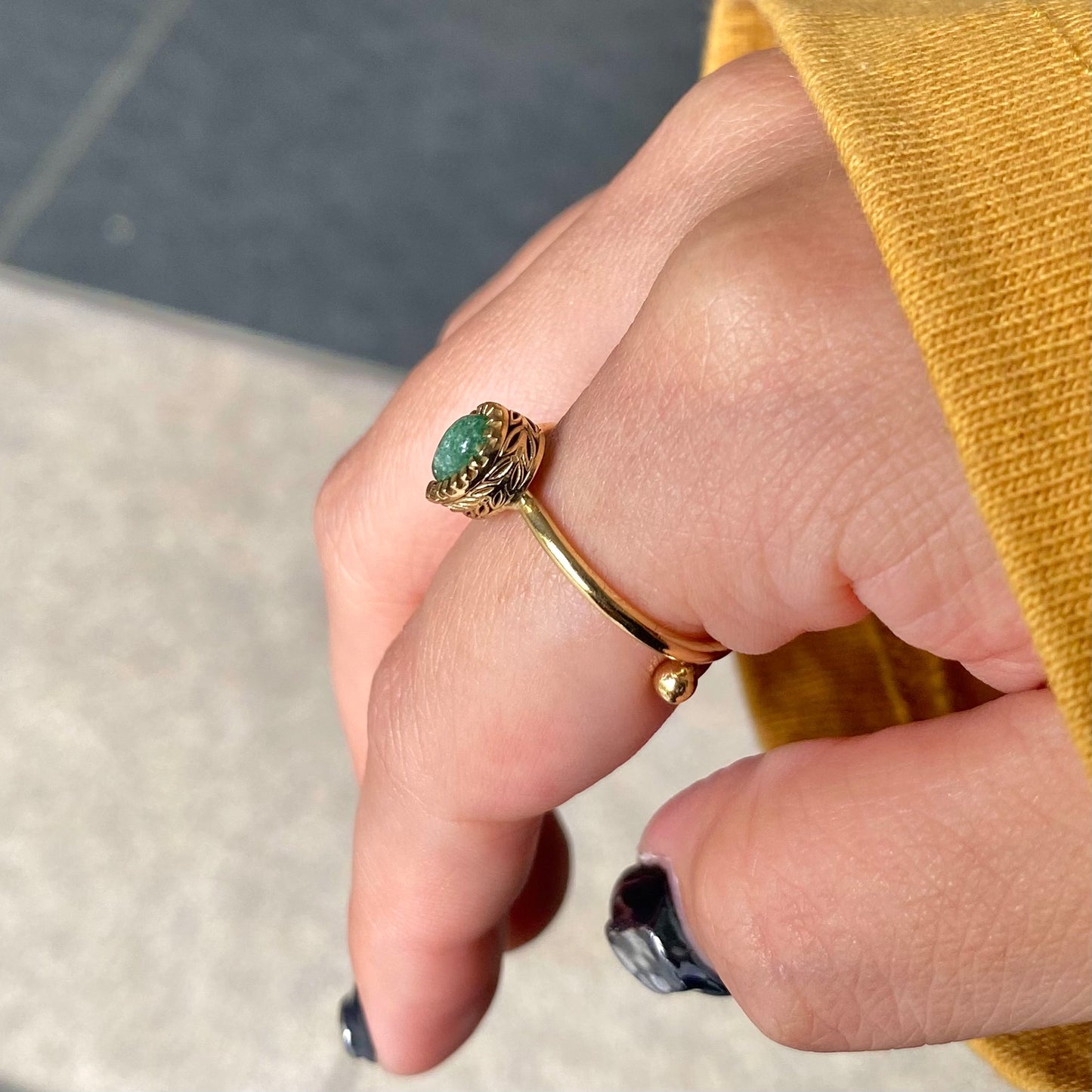 Brass petit ring〈green〉