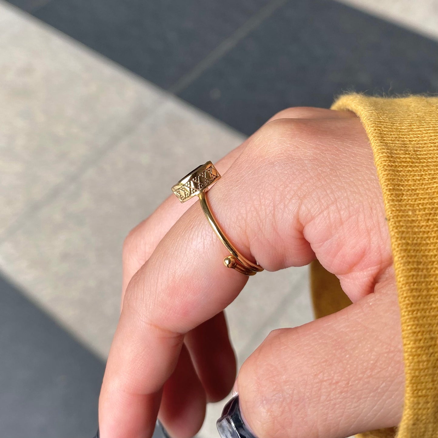 Brass petit ring〈brown〉