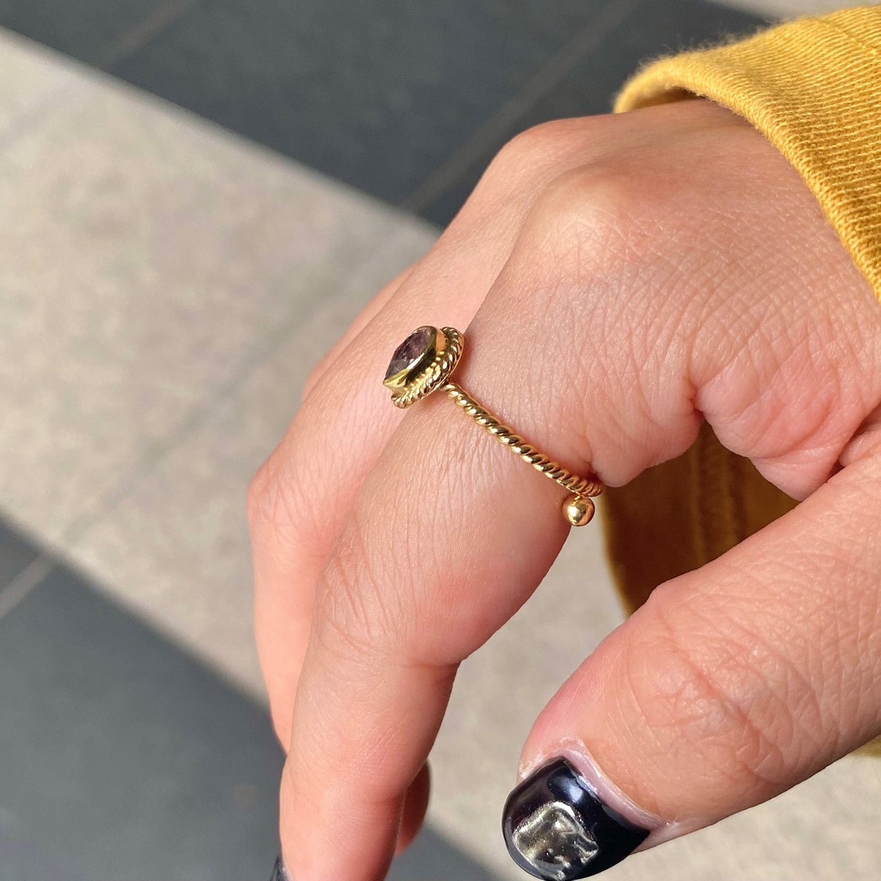 Brass petit ring〈pink/red〉
