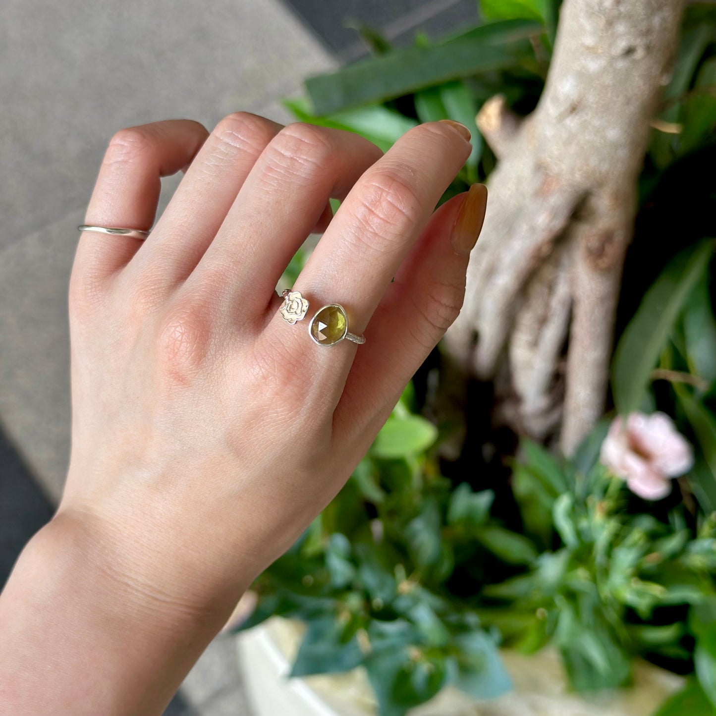 Flower design ring 13