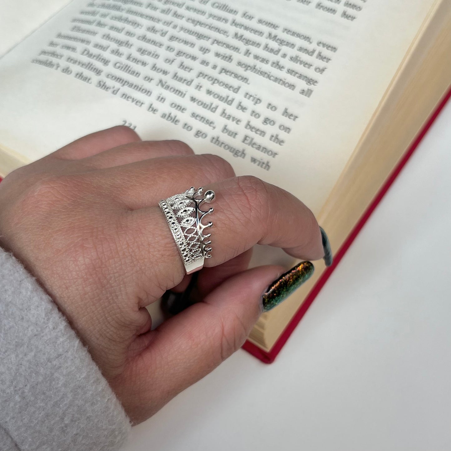 Tiara plain ring