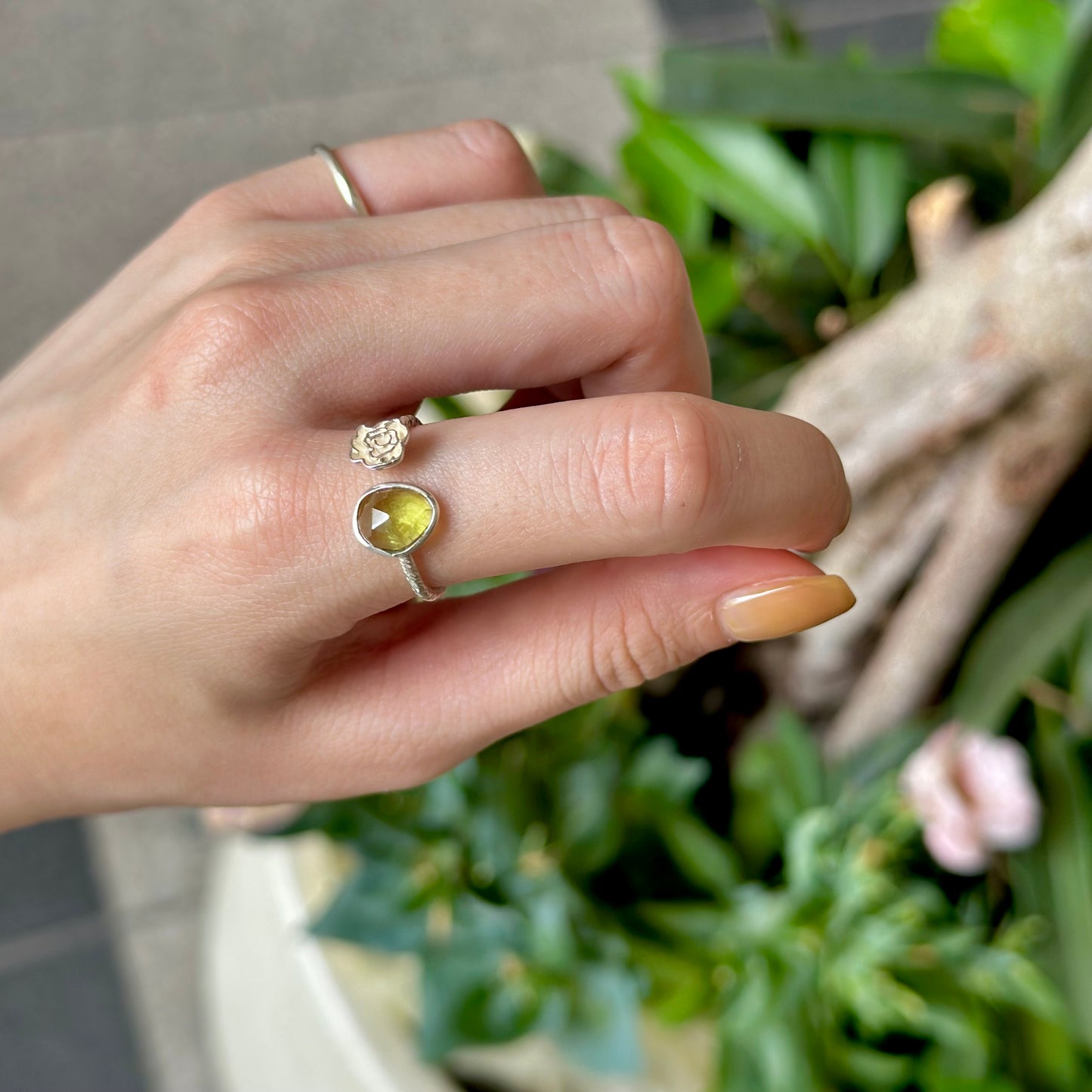 Flower design ring 13