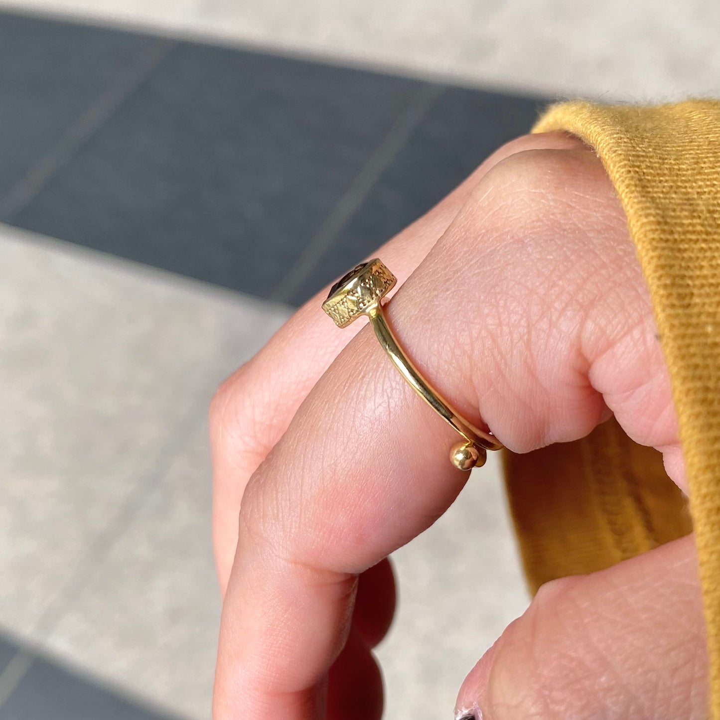 Brass petit ring〈brown〉