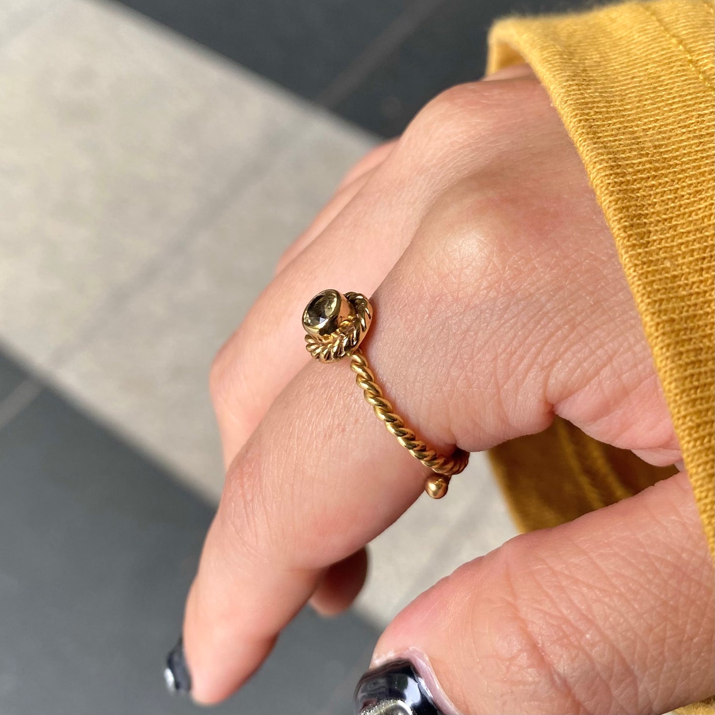 Brass petit ring〈yellow〉