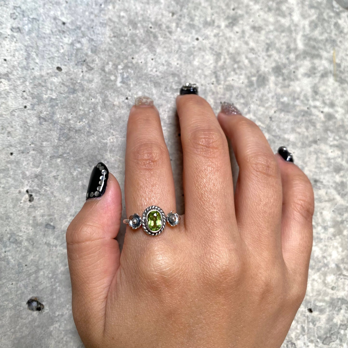 Flower design ring 9