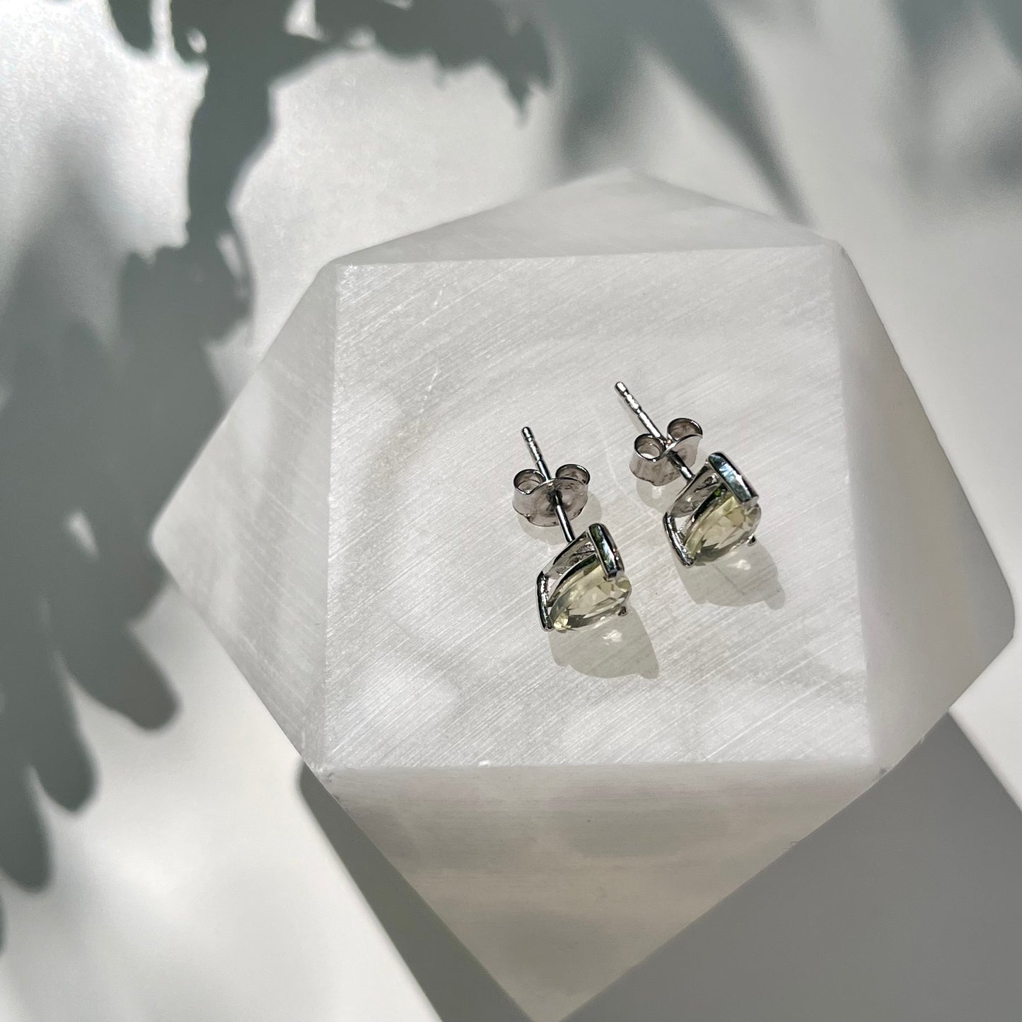 Drop stone pierce