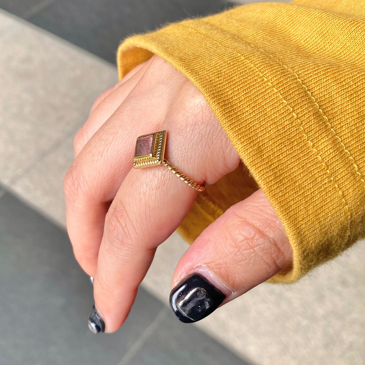Brass petit ring〈pink/red〉
