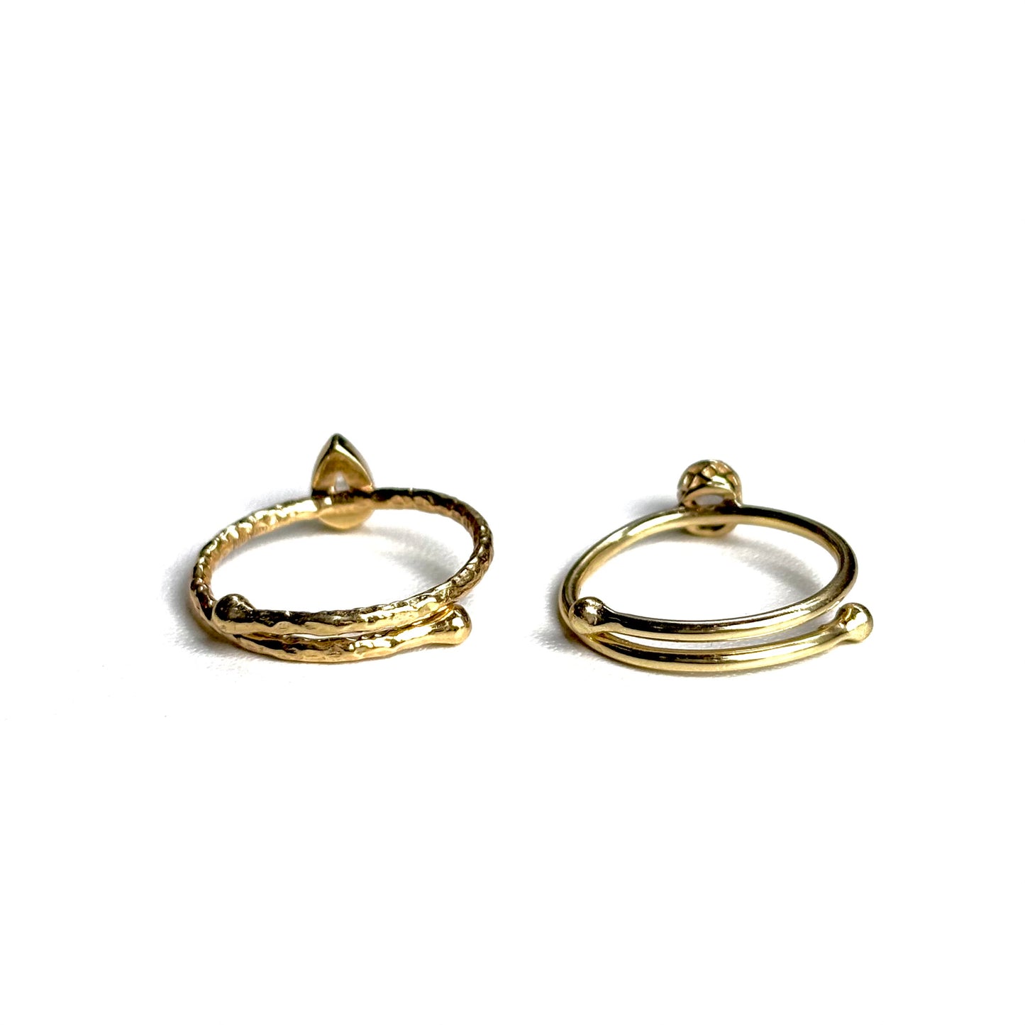 Brass petit ring 〈Rainbow moon stone〉