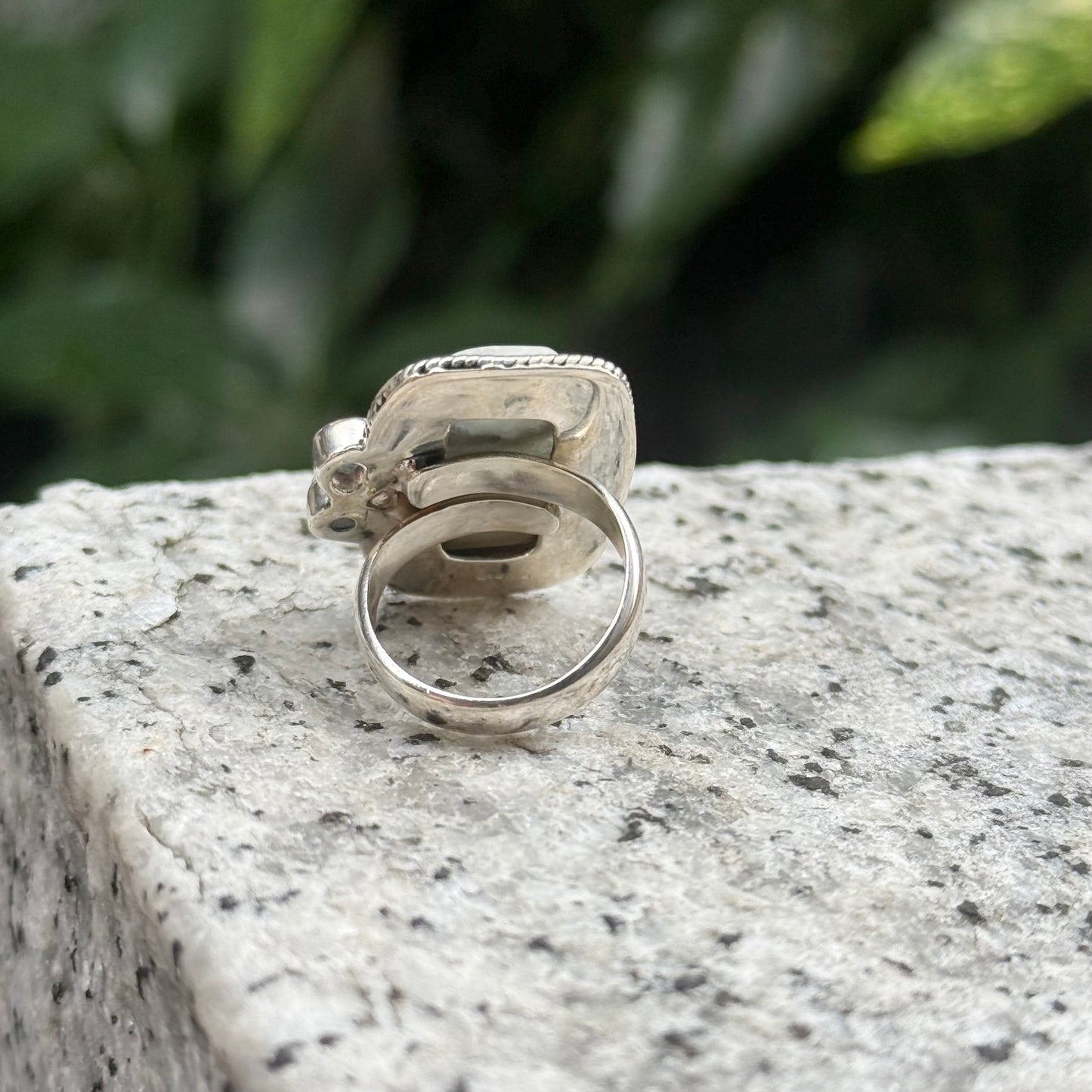 Big stone ring 6