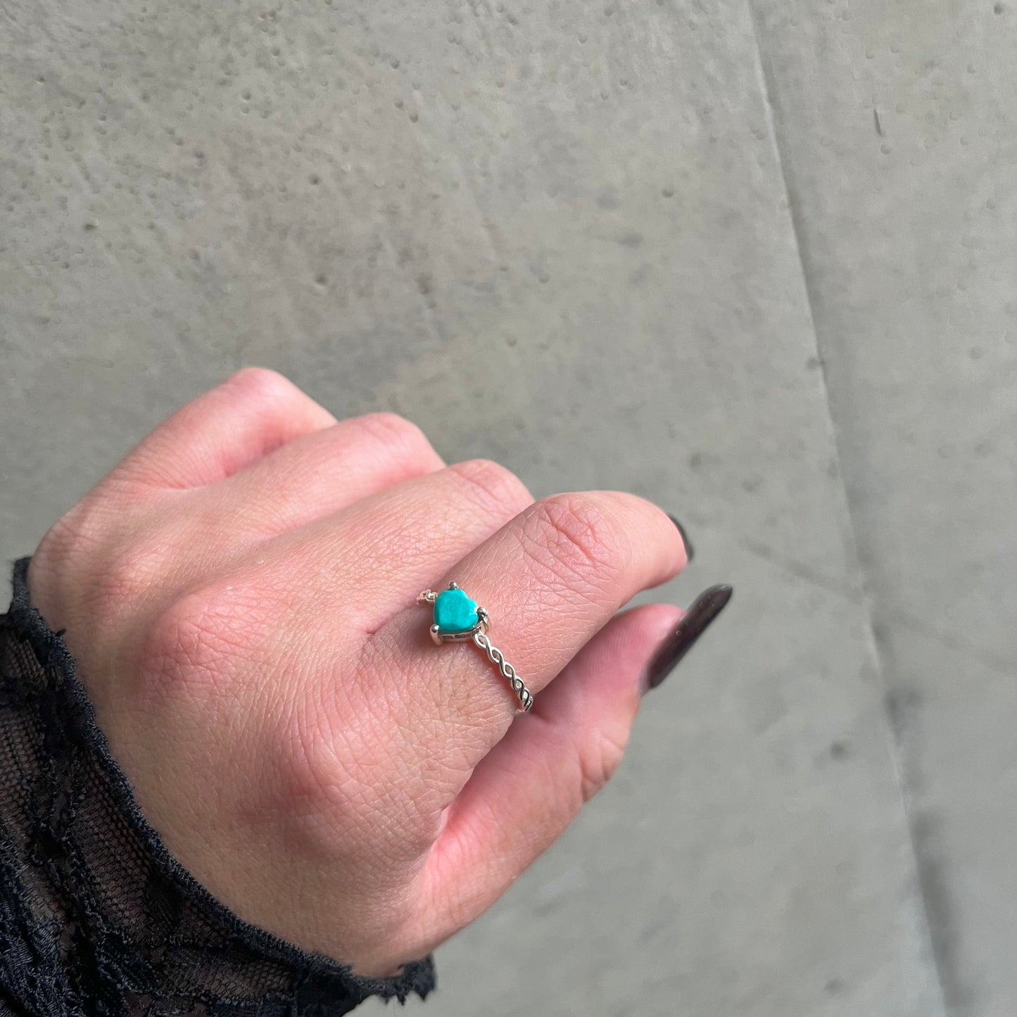 Heart petit ring 3
